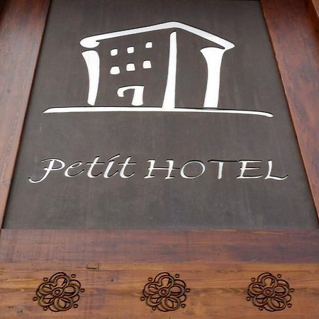 Petit Hotel Pas De La Casa Bagian luar foto